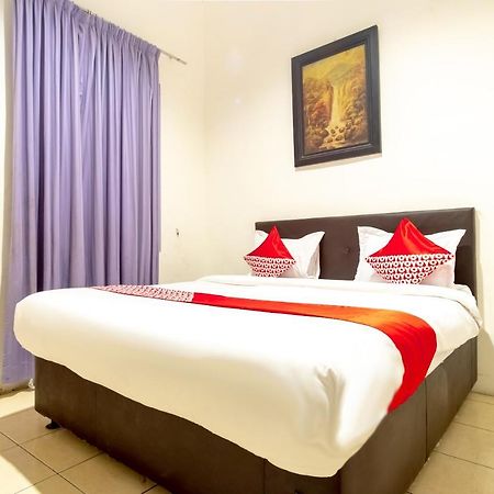 Oyo 1364 Pondok Wisata Istana XI Medan Ngoại thất bức ảnh