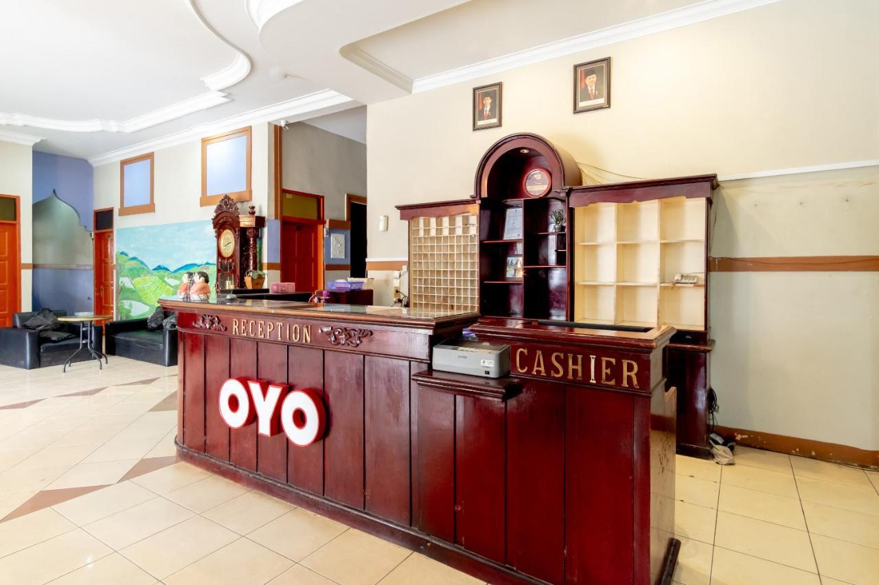 Oyo 1364 Pondok Wisata Istana XI Medan Ngoại thất bức ảnh