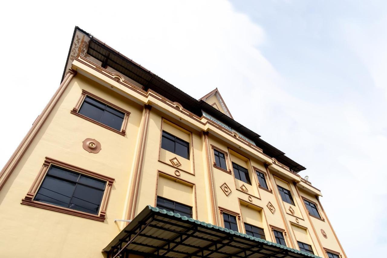 Oyo 1364 Pondok Wisata Istana XI Medan Ngoại thất bức ảnh
