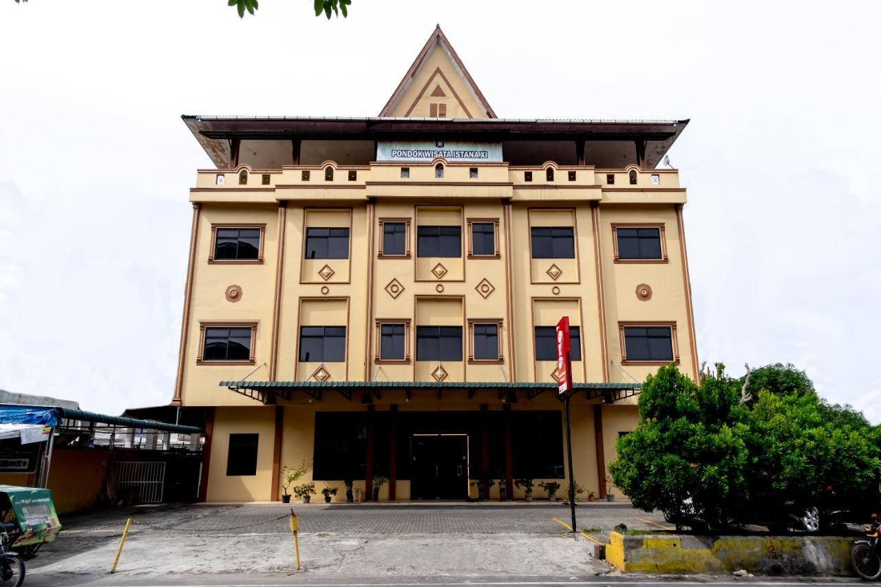 Oyo 1364 Pondok Wisata Istana XI Medan Ngoại thất bức ảnh