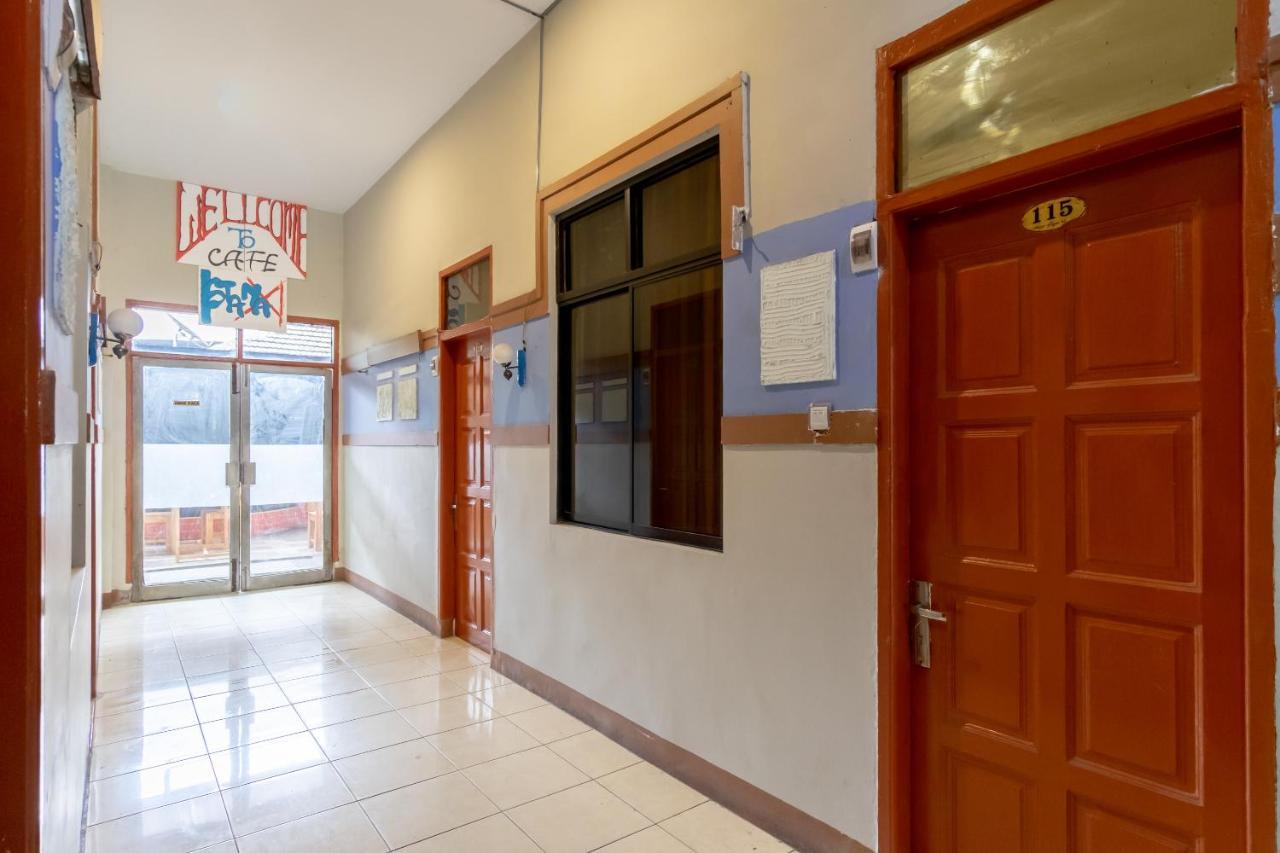 Oyo 1364 Pondok Wisata Istana XI Medan Ngoại thất bức ảnh