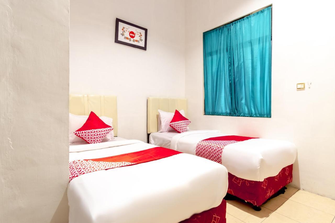 Oyo 1364 Pondok Wisata Istana XI Medan Ngoại thất bức ảnh
