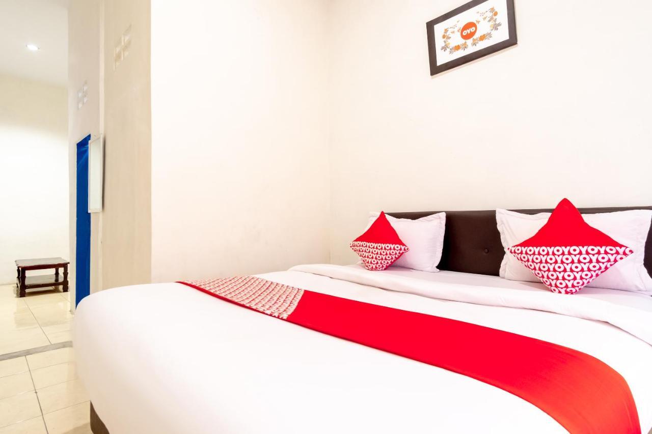 Oyo 1364 Pondok Wisata Istana XI Medan Ngoại thất bức ảnh