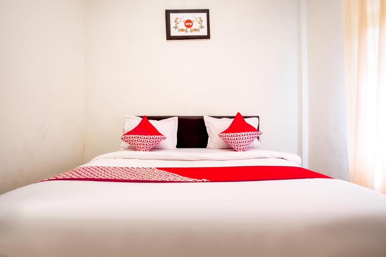 Oyo 1364 Pondok Wisata Istana XI Medan Ngoại thất bức ảnh